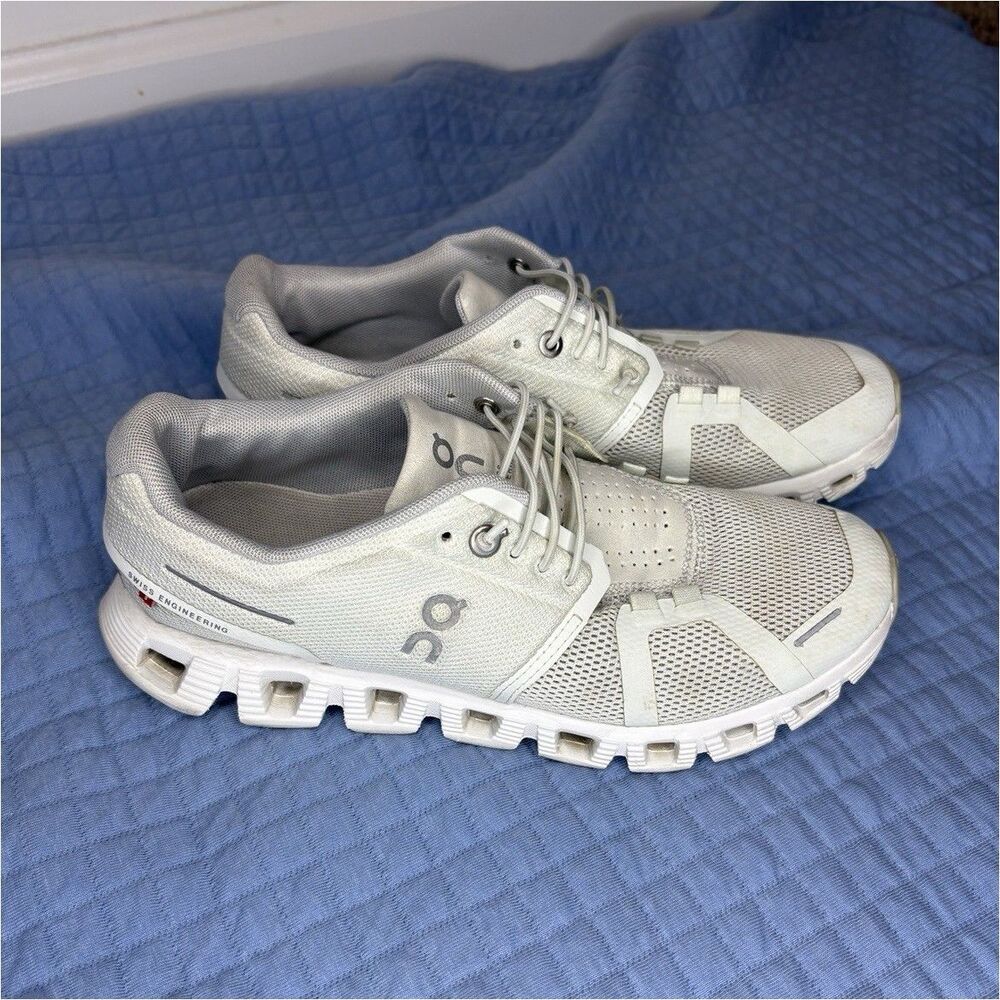 On Cloud 5 Women’s Ice/White Mesh Lace-Up Sneaker